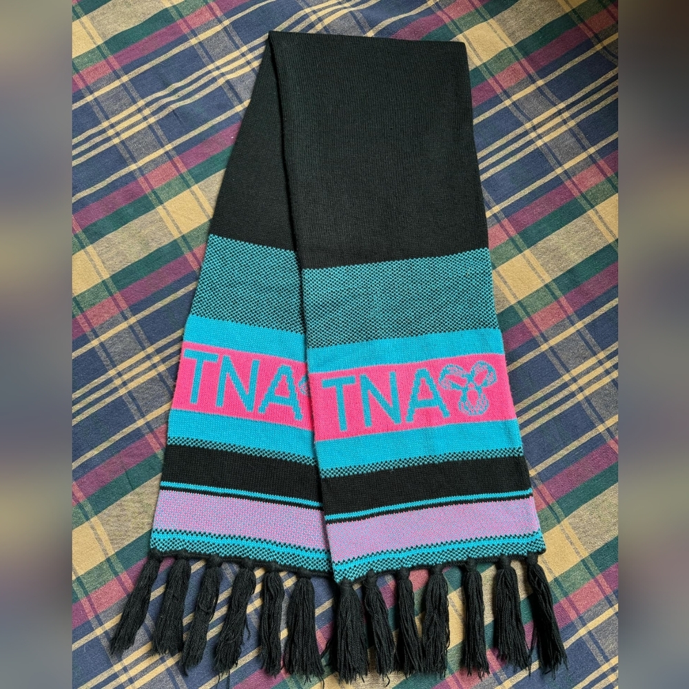 TNA Aritzia Womens Scarf